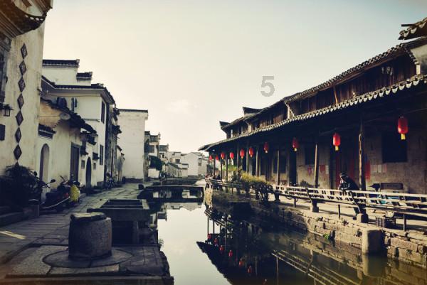 春节将至,年味渐浓,重庆开启火锅年欢节,烫麻辣火锅迎红火年